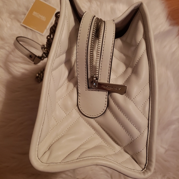 Authentic Michael Kors Kathy Large Satchel - Picture 8 of 9